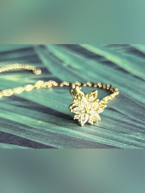 Elegant Gold Floral Pendant Necklace with Clear Stones